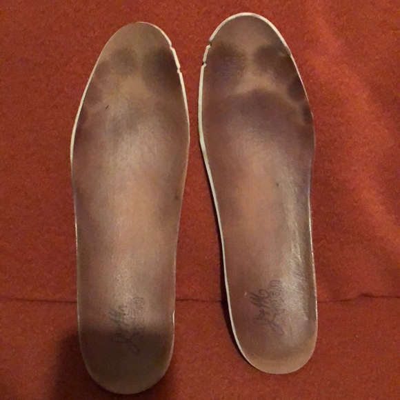 Shoes - Picture 5 of 7